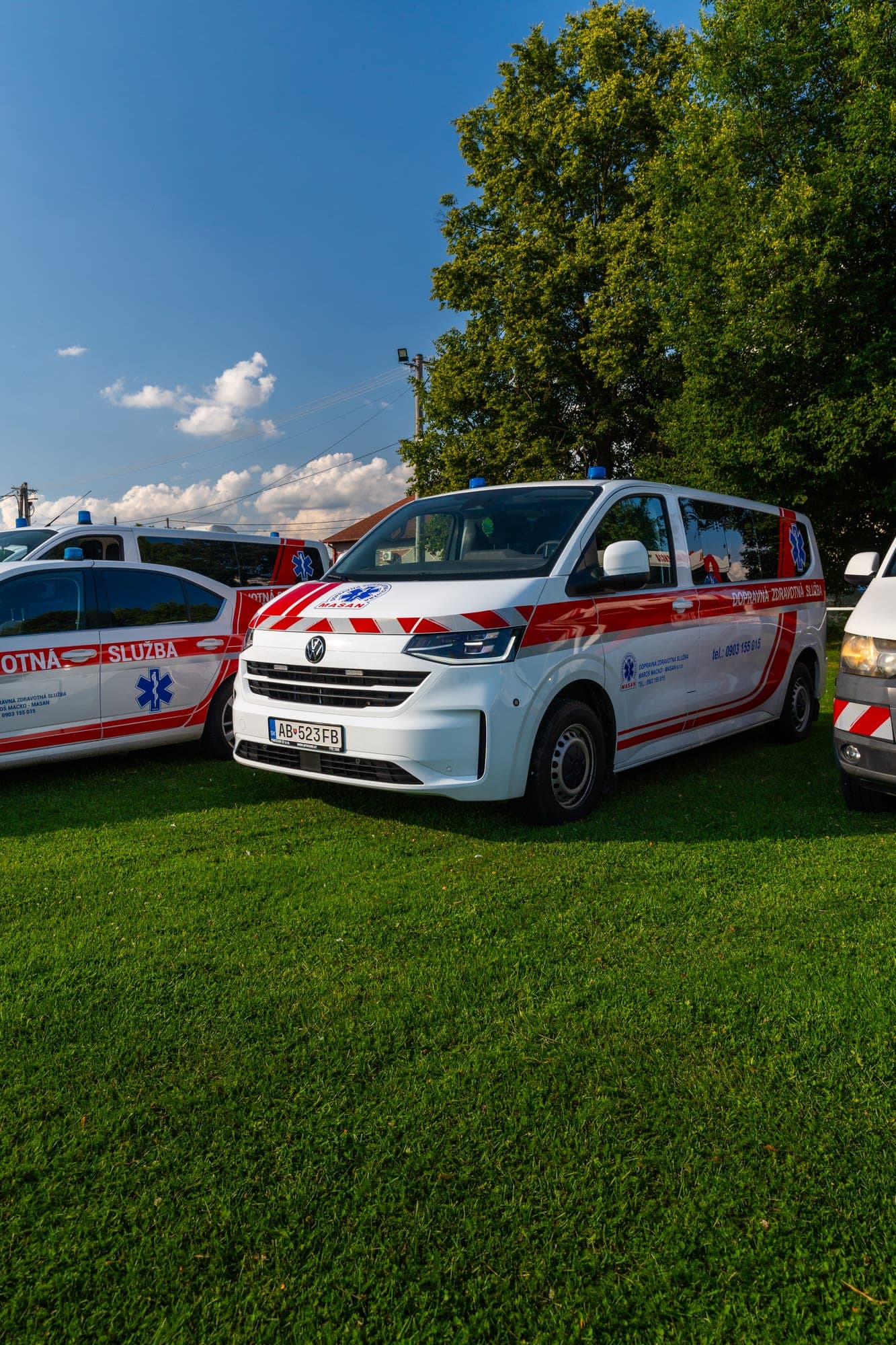 Sanitné vozidlo MASAN s polepom dopravnej zdravotnej služby