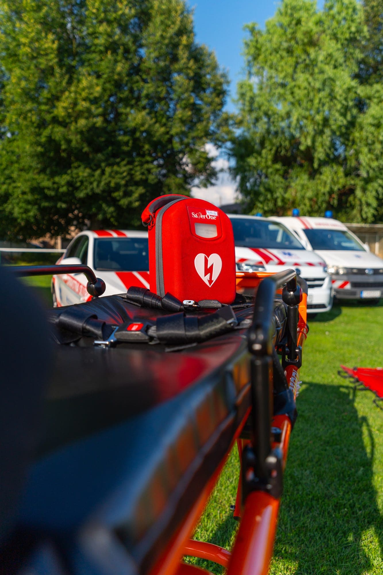 Defibrilátor AED a zdravotnícke vybavenie vo výbave vozidla