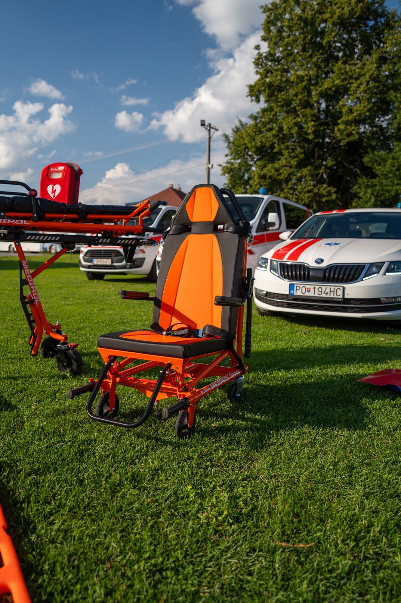 Transportné schodolezné kreslo pre prepravu pacienta